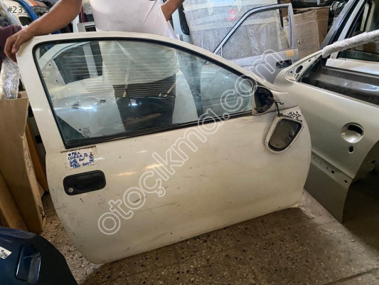 OPEL CORSA B SAĞ ÖN KAPI CAMI TEK KAPI ARAÇ 1997-2001 MODEL