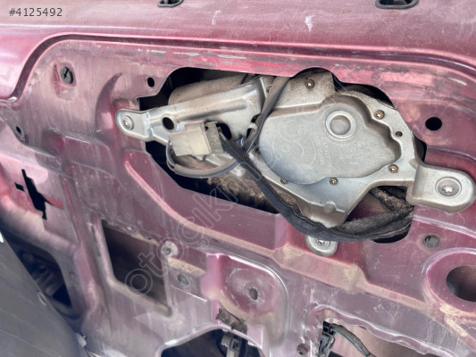 Renault Kangoo arka silecek motoru