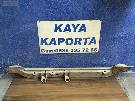 Hyundai Accent ön panel alt sacı