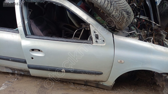 renault clio sağ ön kapı