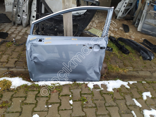 2019 2023 Toyota Corolla sol ön kapı