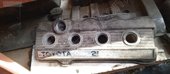 Toyota Corona külbütör kapağı