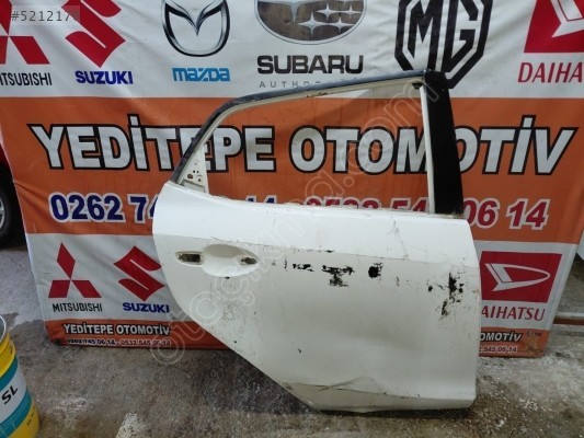 mazda 2 sağ arka kapı 2008-2012