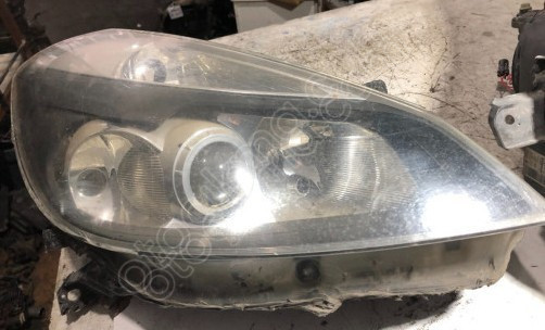 Renault Clio 3 Sağ Ön Far