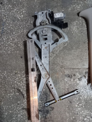 Opel Corsa C tek kapı sağ ön cam krikosu