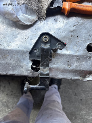 2000 Audi A4 Kaput açma mandalı