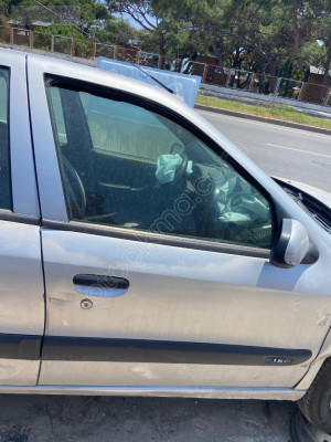Citroen xsara sağ ön kapı