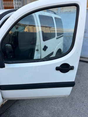 Fiat Doblo sol ön kapı