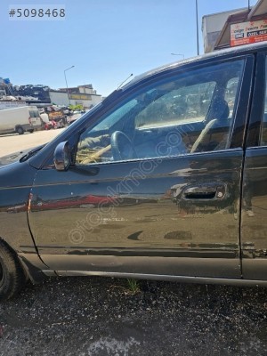 Toyota Corona sol ön kapı
