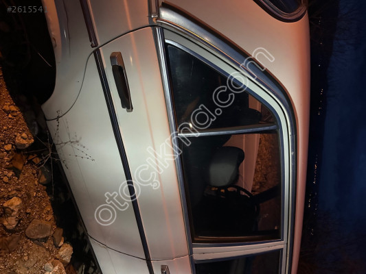 Mercedes 200d sağ arka kapı çıkma orijinal