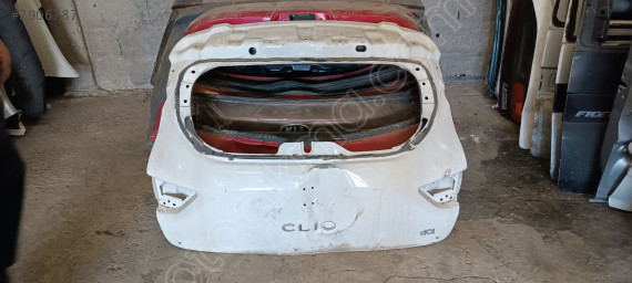 Renault Clio 4 arka bagaj kapağı