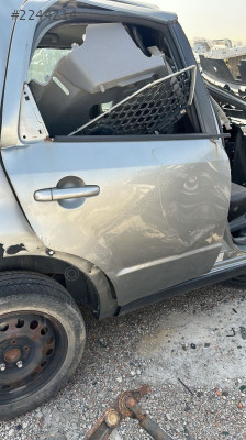 Suzuki sx4 Sağ arka kapı