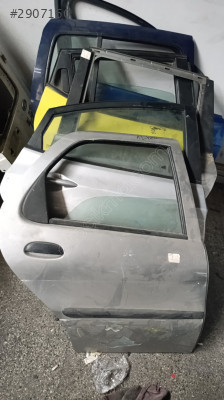 Albea sağ arka kapin dolu
