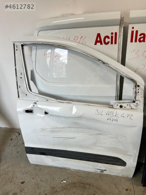Courier sağ ön kapı