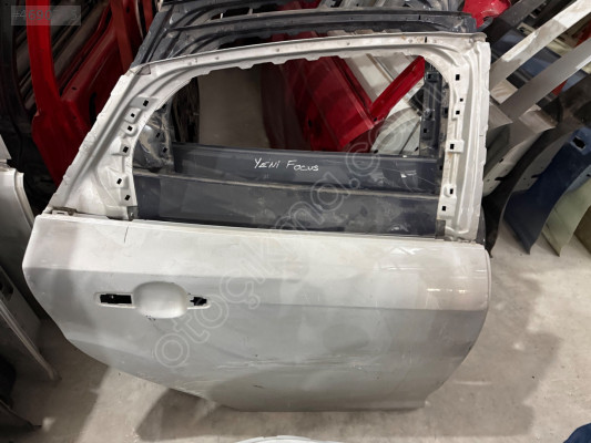 FORD FOCUS 3 ÇIKMA ORİJİNAL SAĞ ARKA KAPI BD2