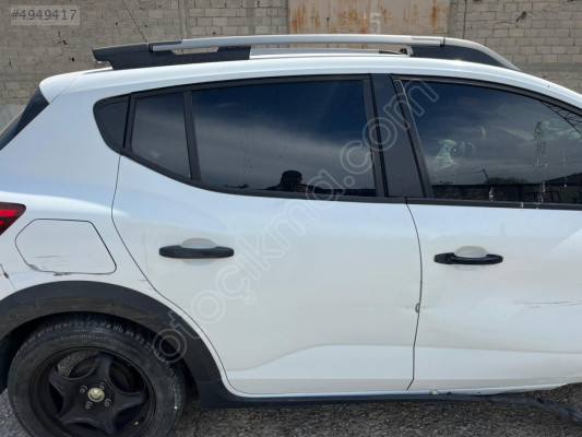 DACİA SANDERO SAĞ ARKA KAPI ORİJİNAL SÖKME