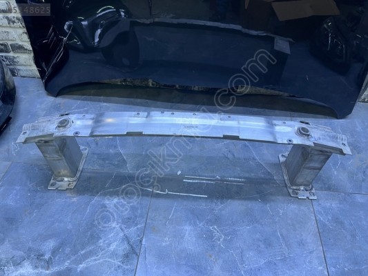 Porsche cayenne ön tampon demiri