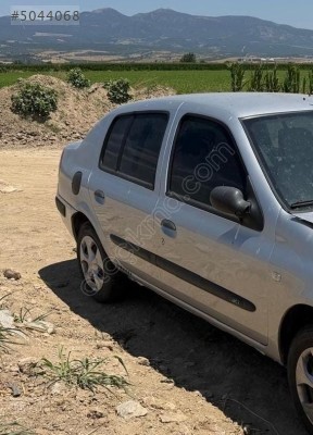 RNEAULT CLİO SAĞ ÖN KAPI ÇIKMA