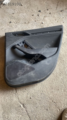 8V5867306 audi a3 2020 sağ arka kapı kartonu döşemesi