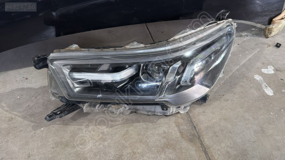 Toyota Hİlux sol far ledli