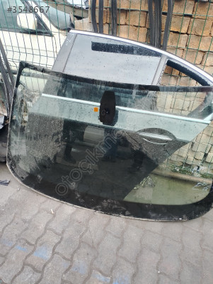 BMW E60 ÖN CAM ORİJİNAL ÇIKMA