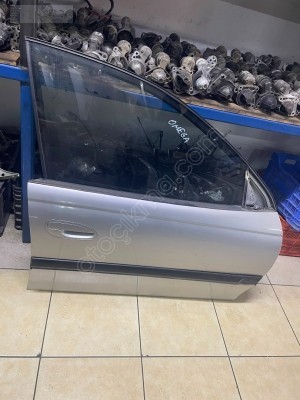 OPEL OMEGA SAĞ ÖN KAPI