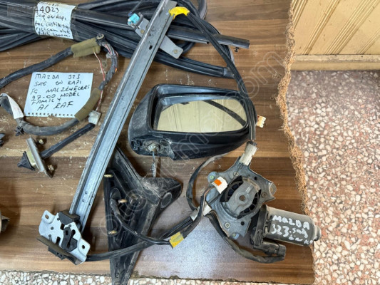 MAZDA 323 SAĞ ÖN KAPI CAM KRİKOSU 96-01 MODEL