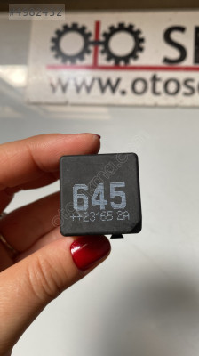 4H0951253A audi a4 645 nolu röle