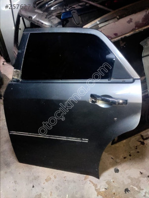 Chrysler 300 c sol arka kapı dolu hatasız