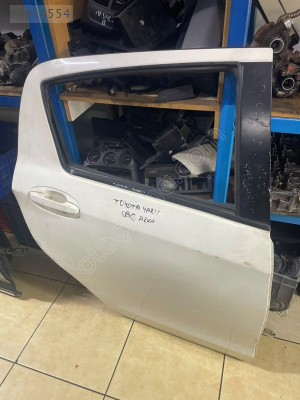 TOYOTA YARİS SAĞ ARKA KAPI