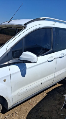FORD TOURNEO COURİER SOL ÖN KAPI ÇIKMA