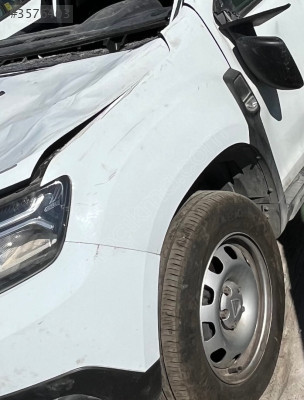 Dacia Duster çıkma orijinal sol ön çamurluk