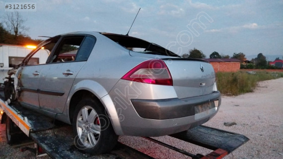 Megane 2 sol arka çamurluk