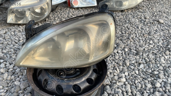 Opel Corsa Ç sol ön far