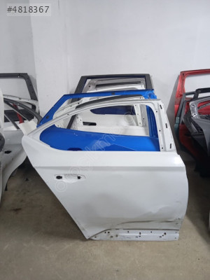 Sağ arka kapı skoda superb