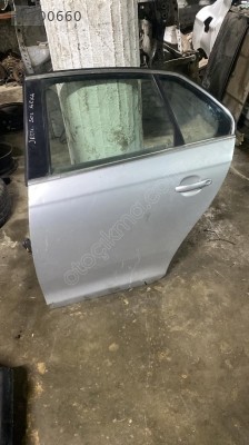 VOLKSWAGEN JETTA SOL ARKA KAPI