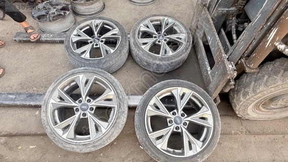 Audi A4 jant lastik takım