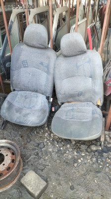 2002 Kangoo ön koltuklar