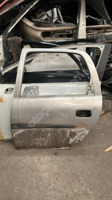 OPEL CORSA B ARKA KAPI