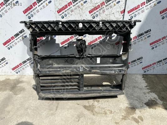 BMW x2 ön panel radyatör havalandırmaları