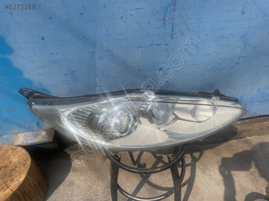 Ford Fiesta sağ ön far lambası