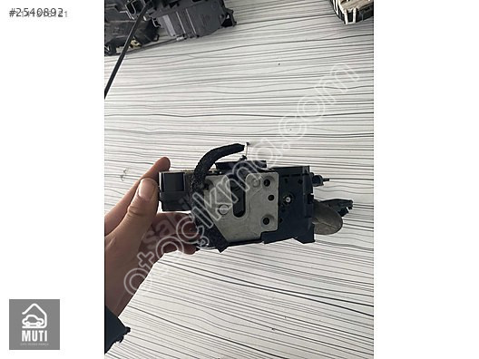 Renault Fluence Sol Arka Kapı Kilidi 825030019R