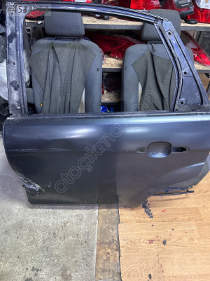 Ford Focus sol arka kapı