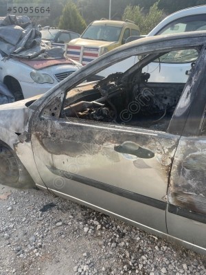 Ford Focus Sol ön kapı