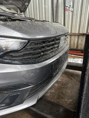 RENAULT MEGANE ÖN TAMPON ÇIKMA