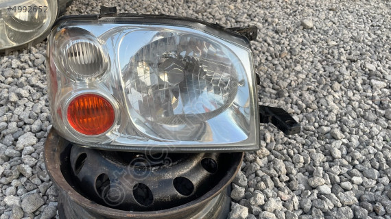 Nissan skystar sağ ön far