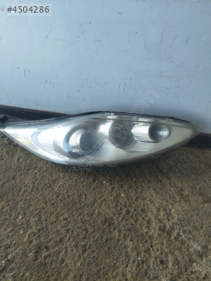 Ford fiesta 2012 sağ ön far