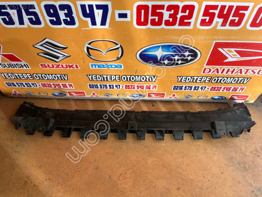 subaru forester tampon alt plastiği