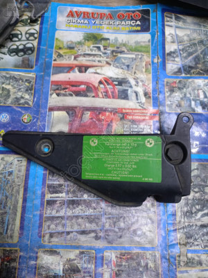 BMW X5 02/07 model ön panel kenar plastiği