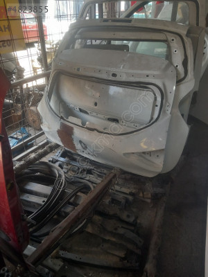 Reno clio 4 bagaj kapağı